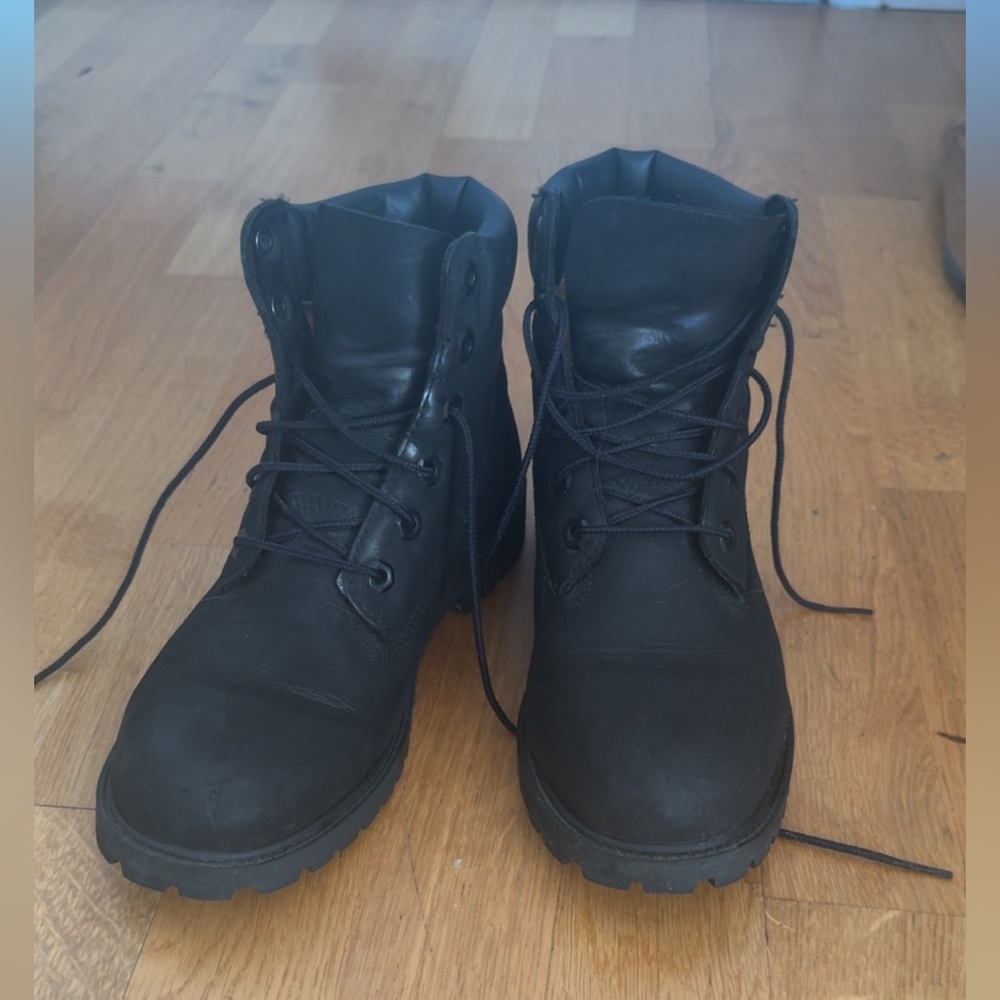 Women’s black timberland boots. Size 9